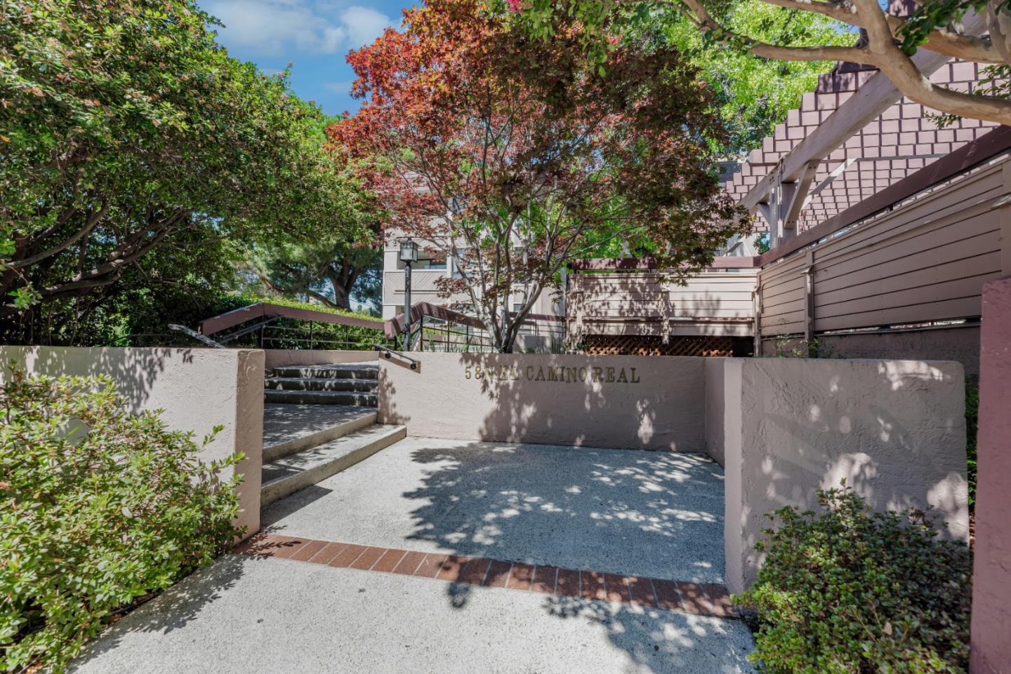 Real Estate Agent with Compass - Serving the San Francisco Peninsula in Menlo Park, CA