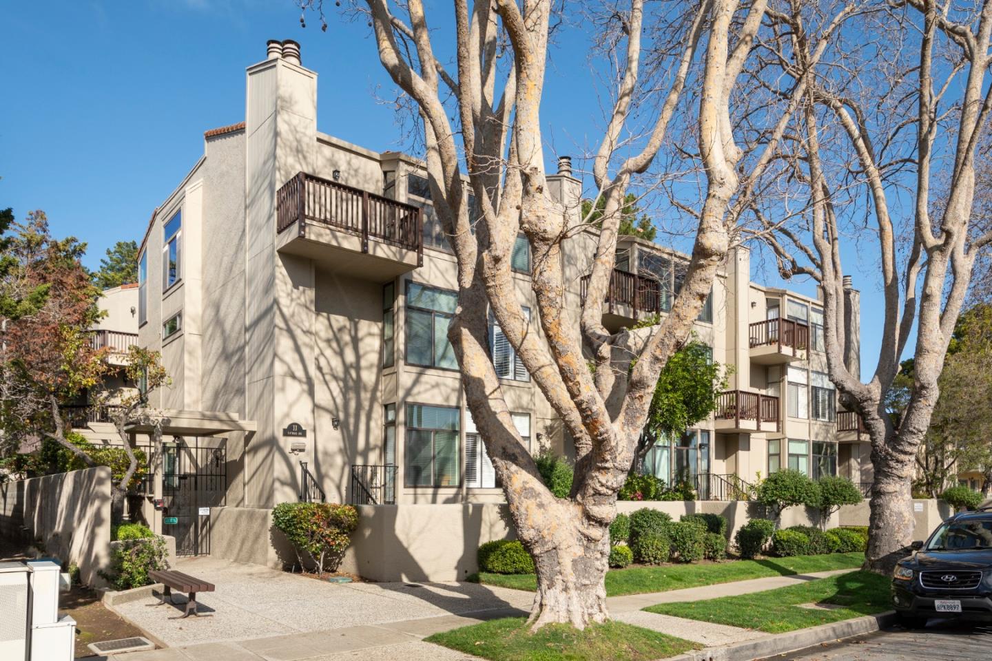 Real Estate Agent with Compass - Serving the San Francisco Peninsula in Menlo Park, CA (2)