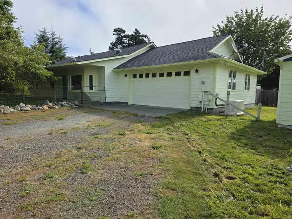Debbie Olson of Reel Properties, Inc in Crescent City, CA (4)
