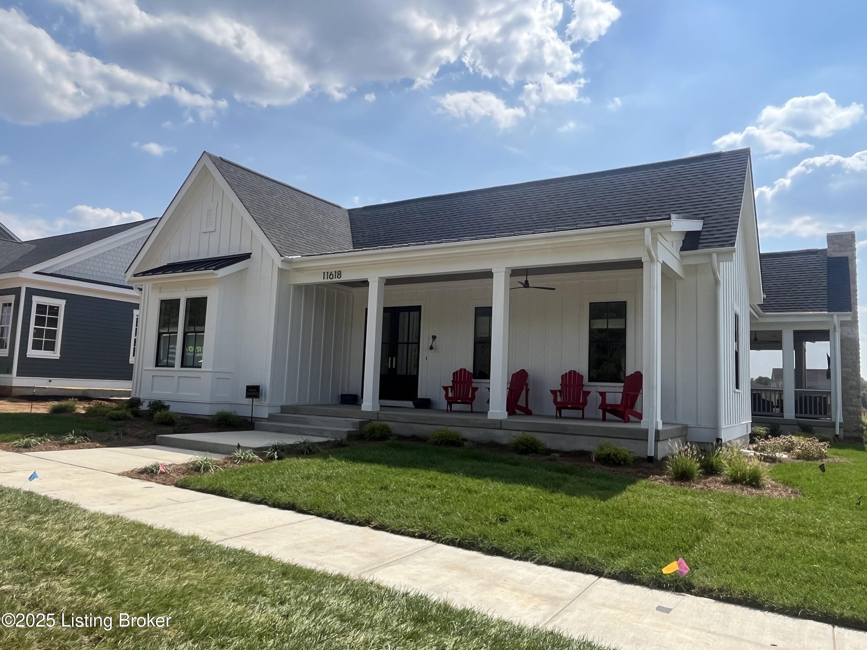 Dee Amber Anderson Realtor in Louisville, KY (3)