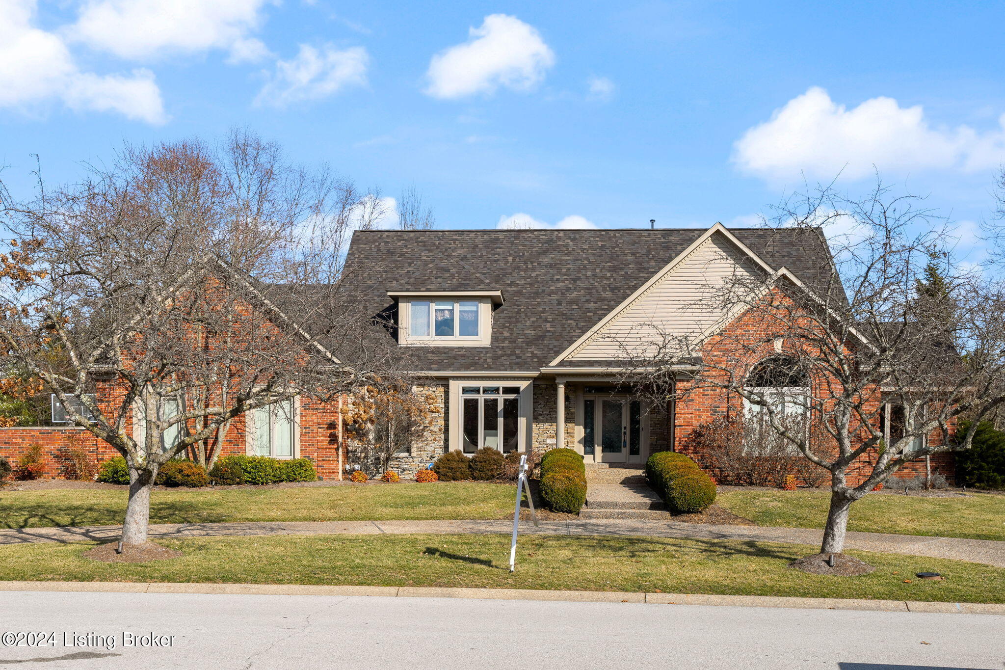 Dee Amber Anderson Realtor in Louisville, KY (4)