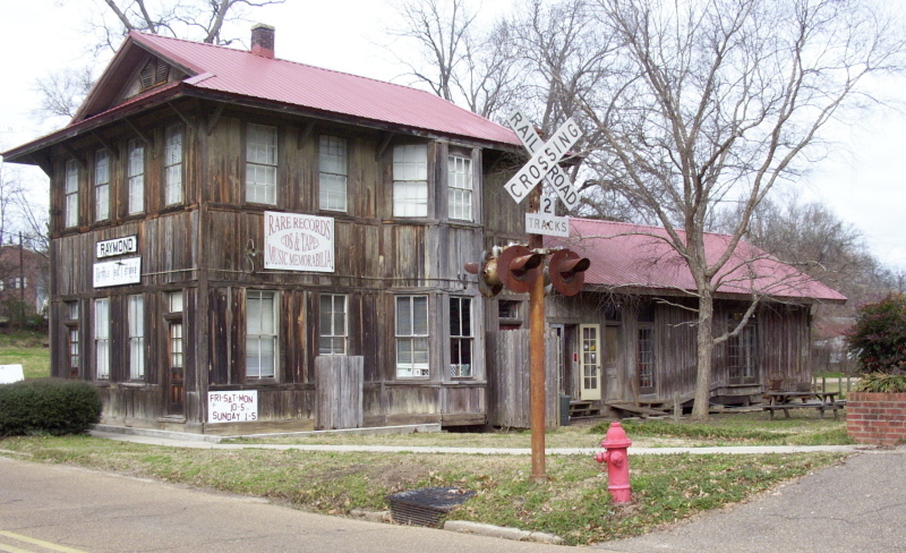 Little Big Store in Raymond, MS