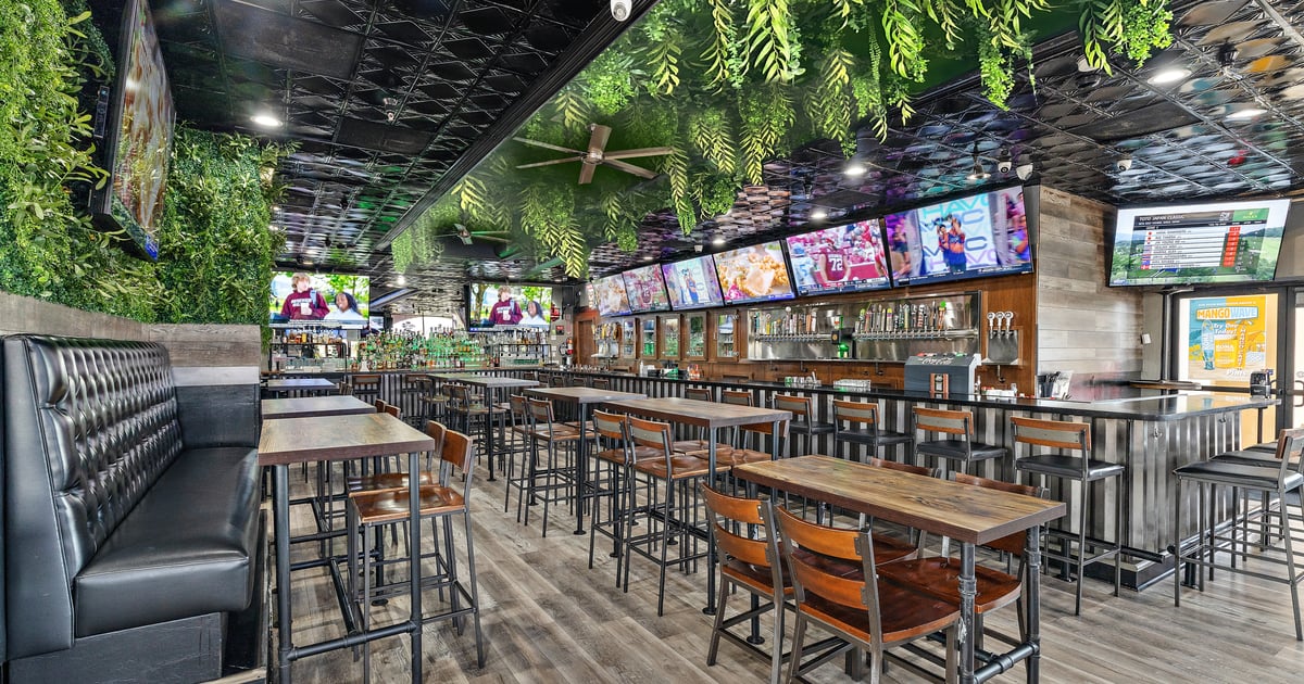 Henry's Kitchen + Drink in Cathedral City, CA