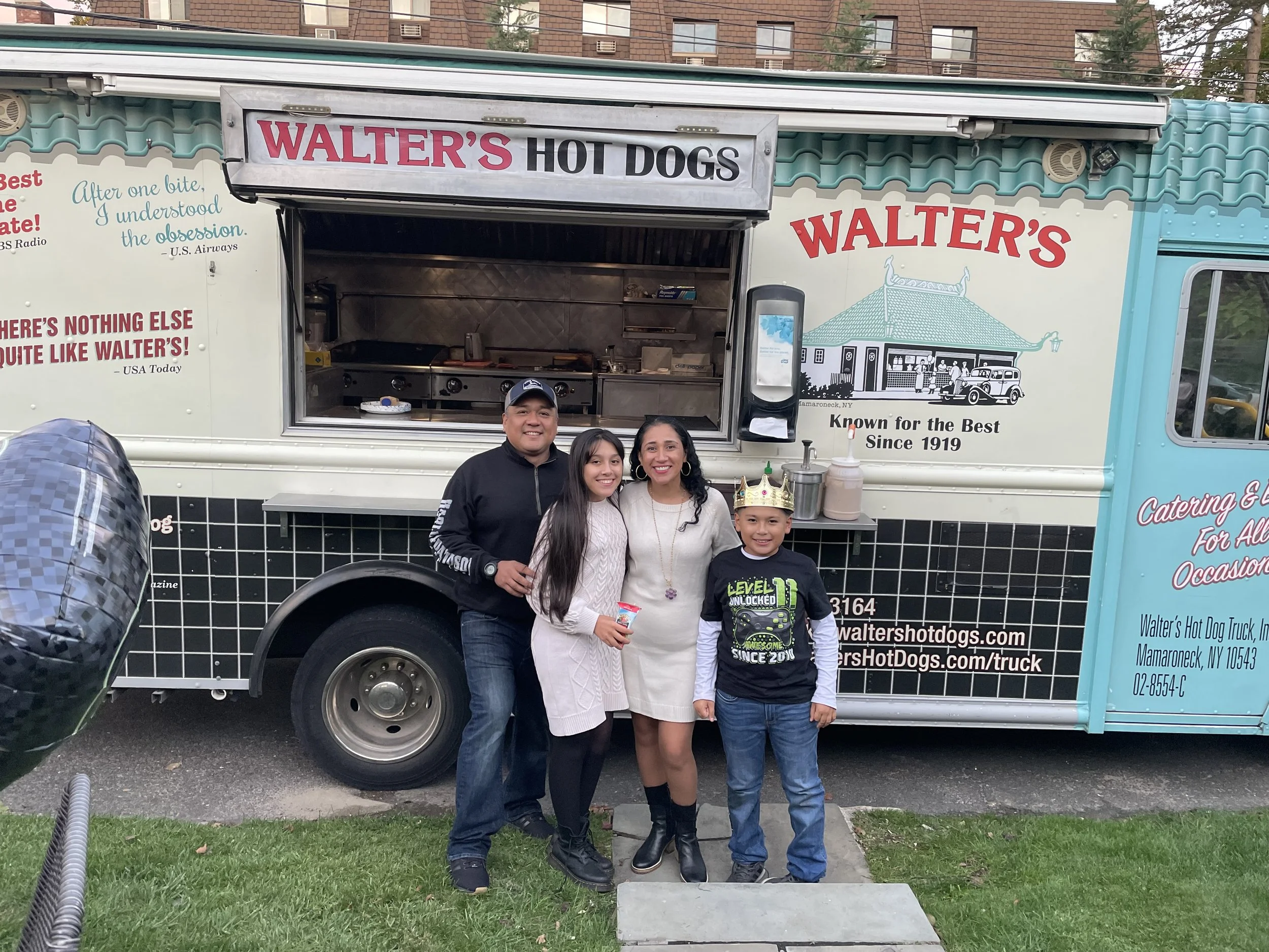 Walter's Hot Dogs Food Trucks in Mamaroneck, NY (5)