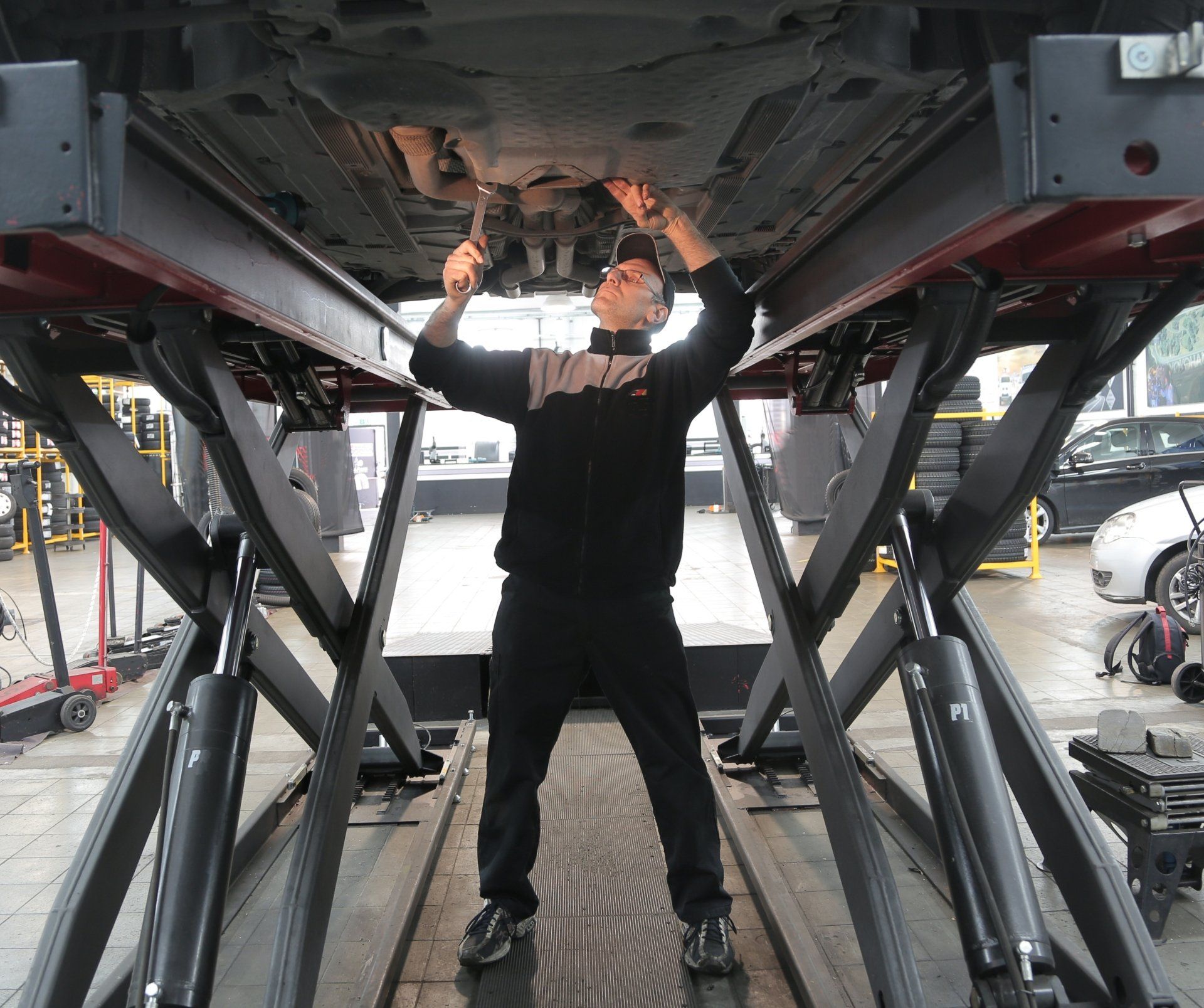 Joe's Garage in Glendale, WI (5)