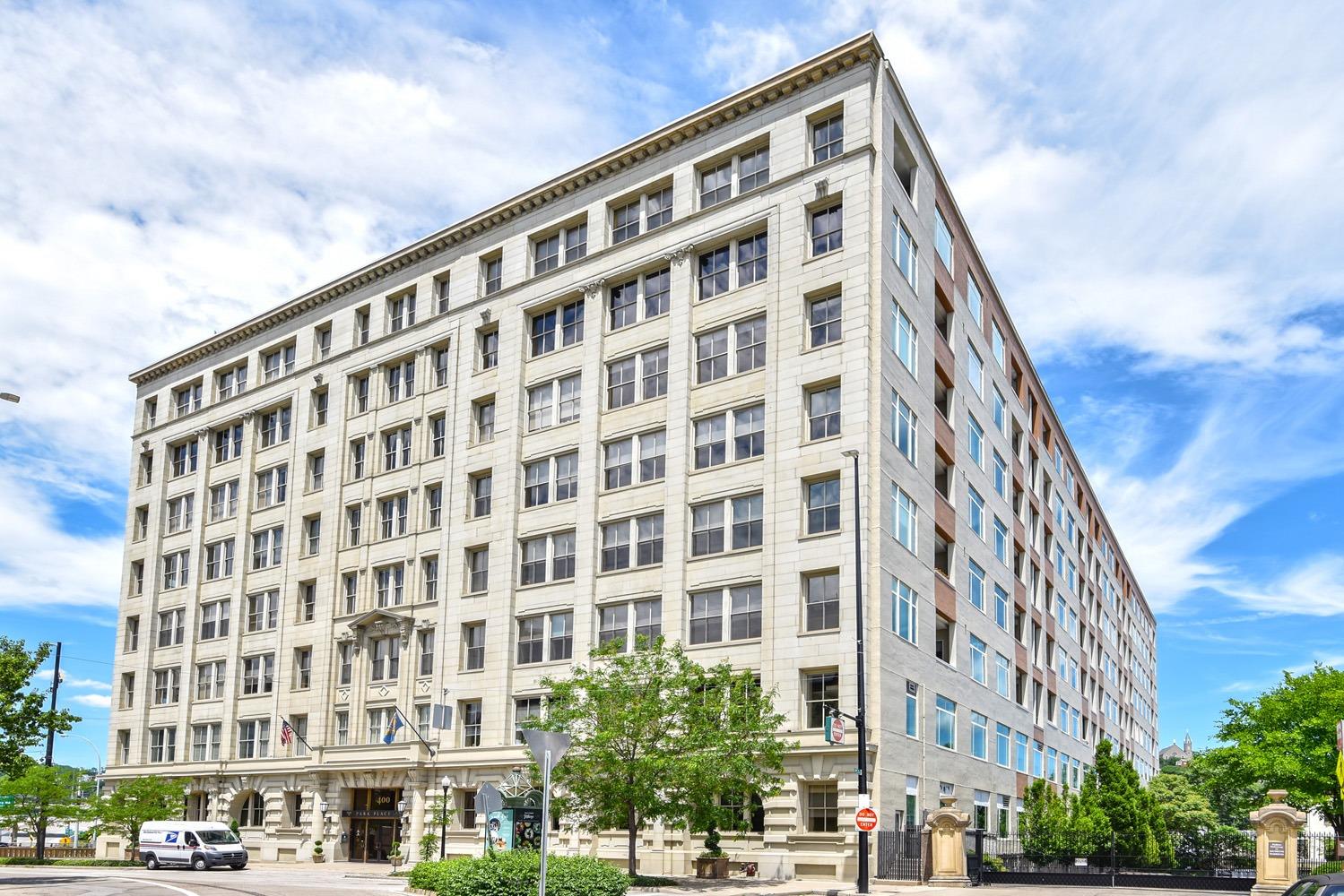 Roxanne Qualls — Sibcy Cline REALTORS® in Cincinnati, OH (3)