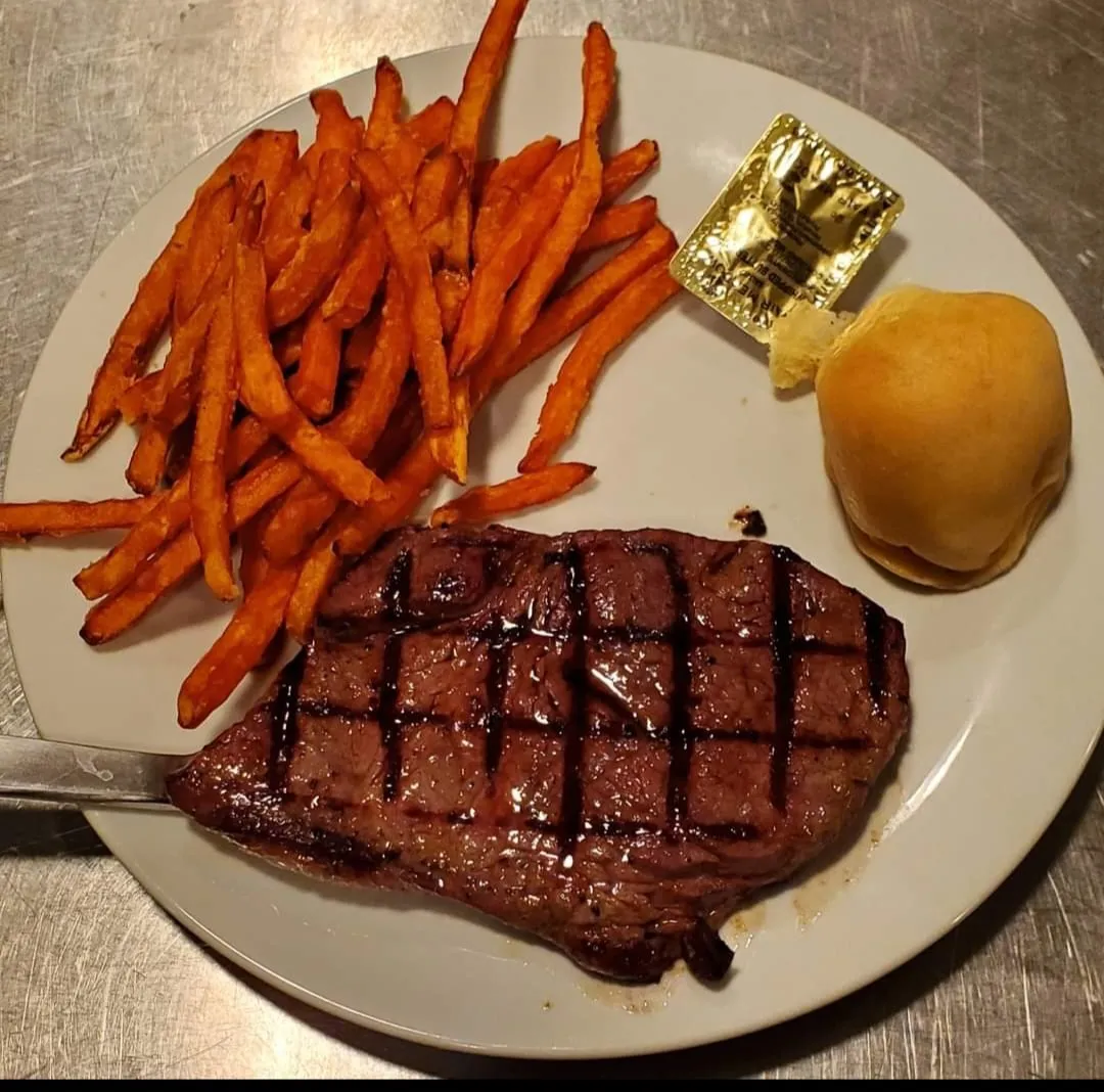 Twisted Vines Pub and Eatery in Potosi, WI (6)