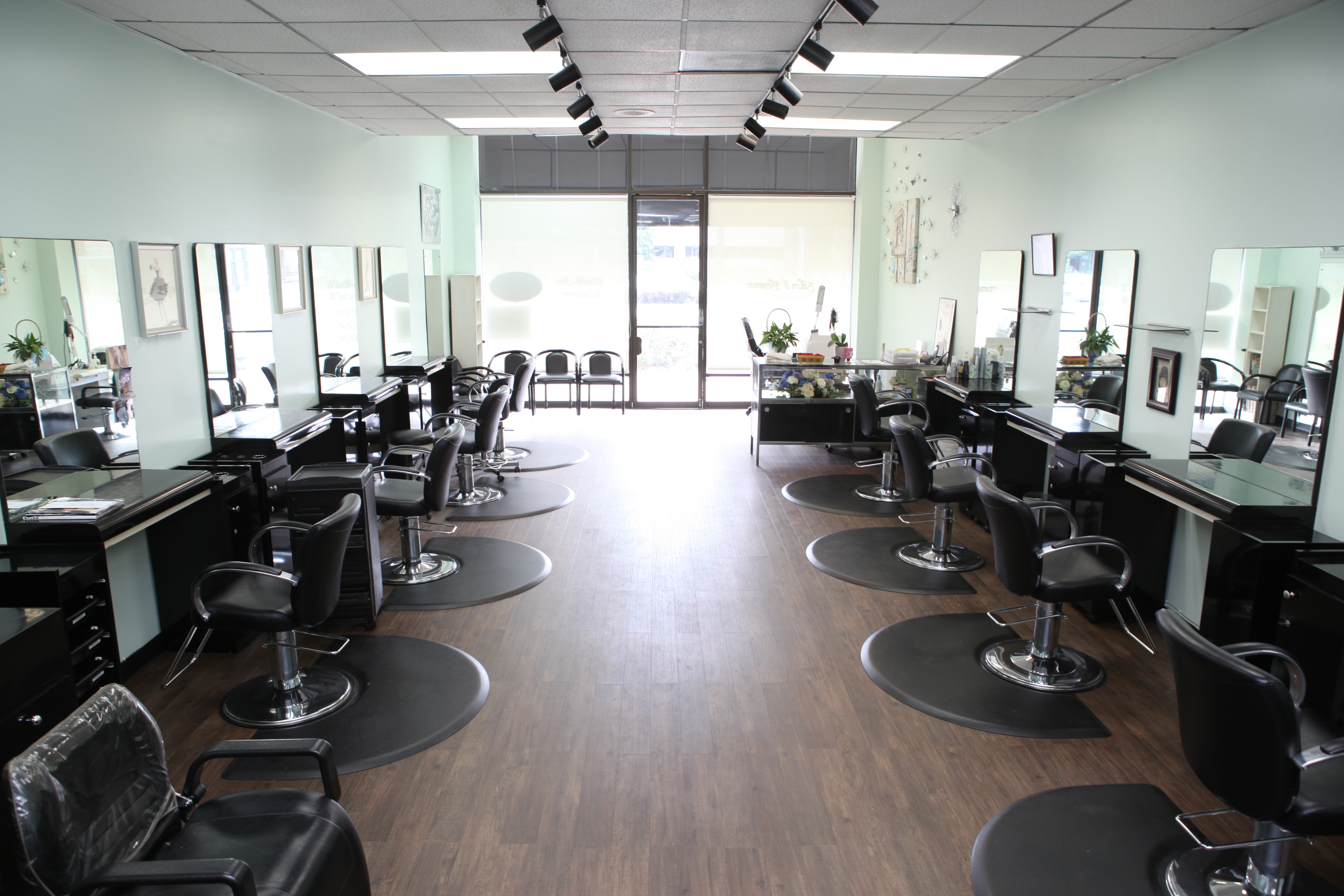 Salon de Elegance in South Pasadena, CA