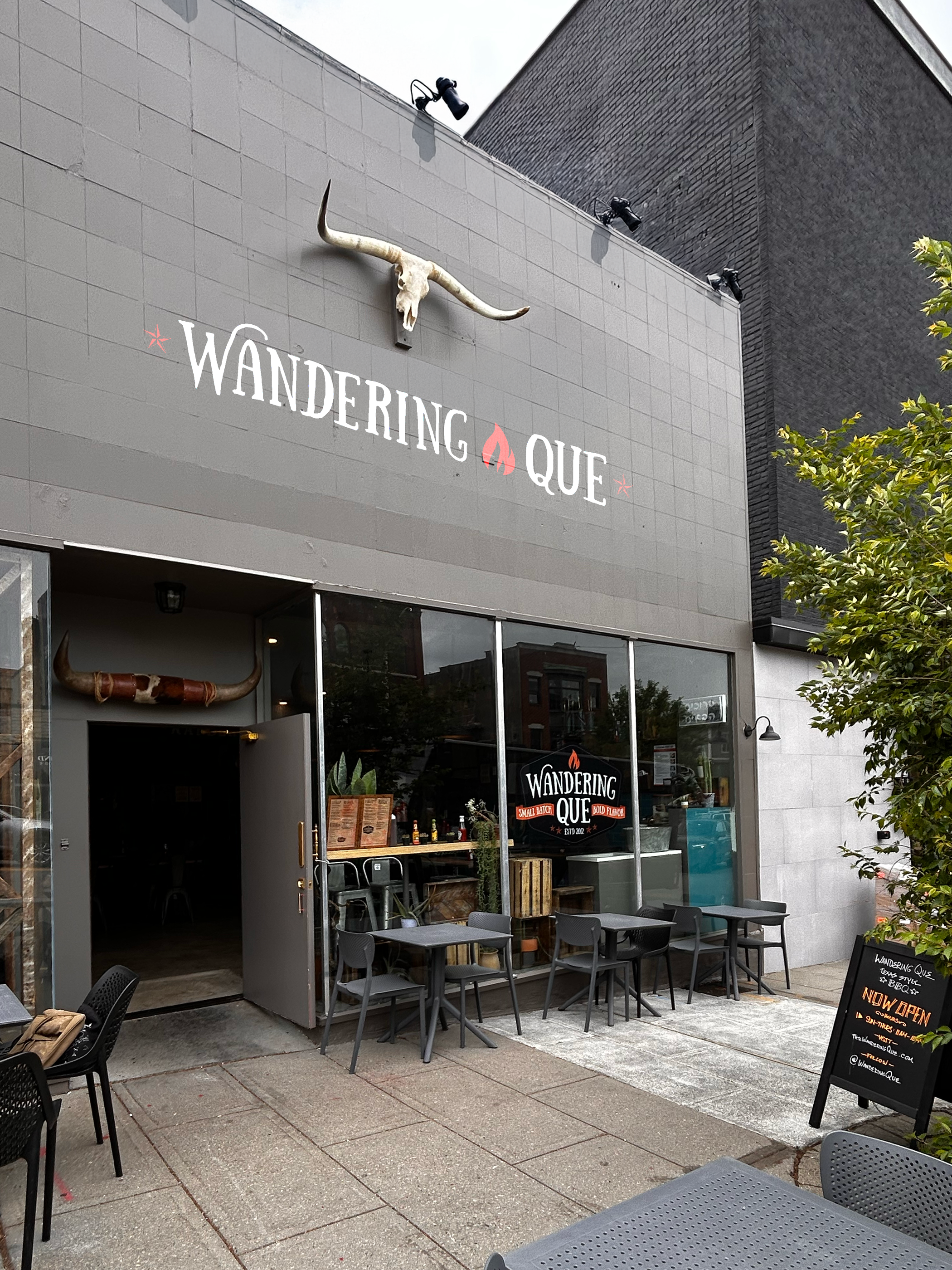 Wandering Que in Englewood, NJ (2)