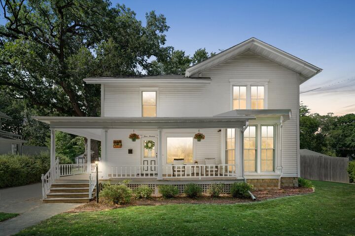 Leah Thorp, Real Estate Agent with Coldwell Banker Elite in Oconomowoc, WI (4)