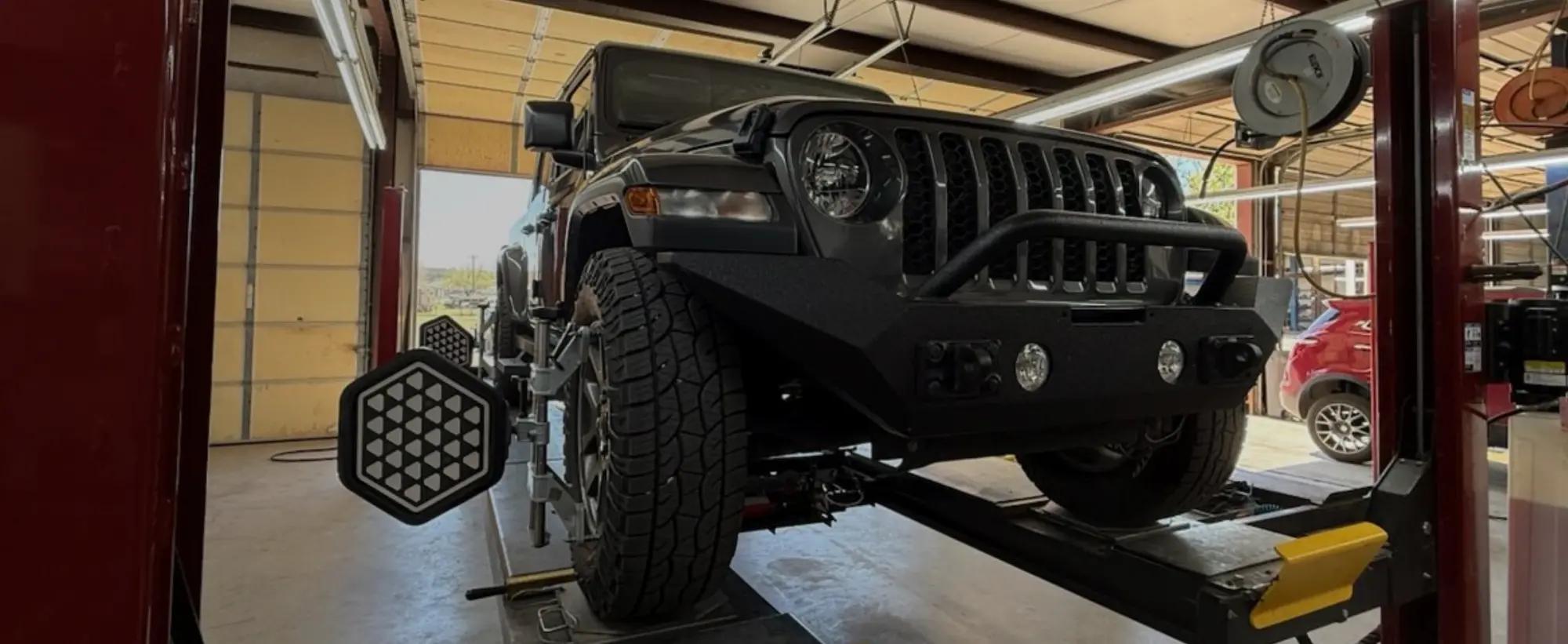 Ron Cullers Automotive in Granbury, TX (2)