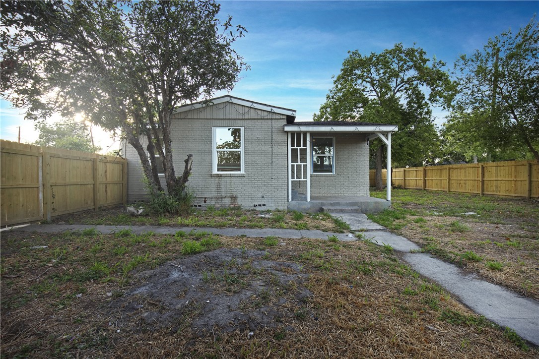 Alyssa King, Realtor in Orange Grove, TX (5)