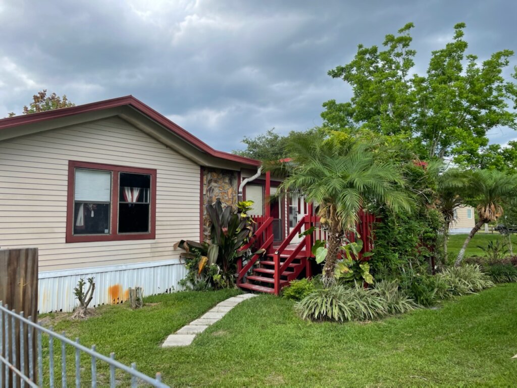 Frank Jr Buys Houses in Altamonte Springs, FL (5)