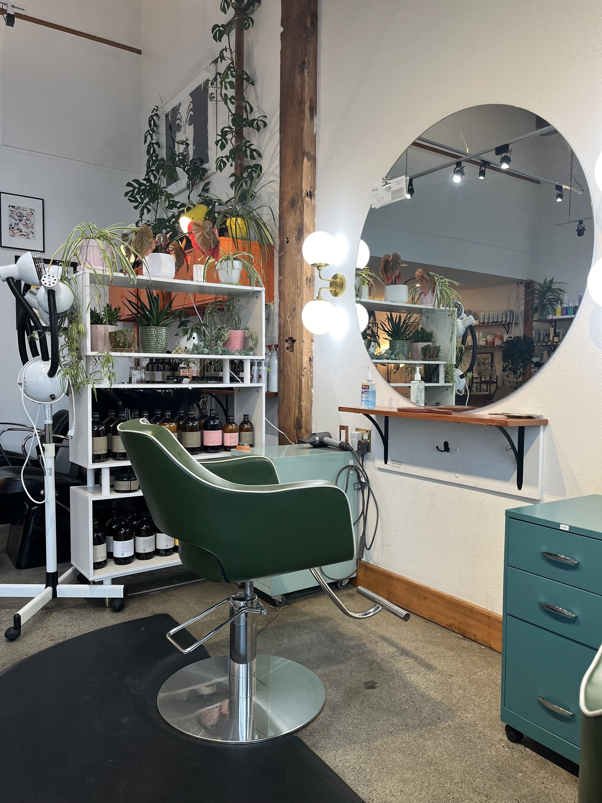 Darling Electric Salon in Berkeley, CA
