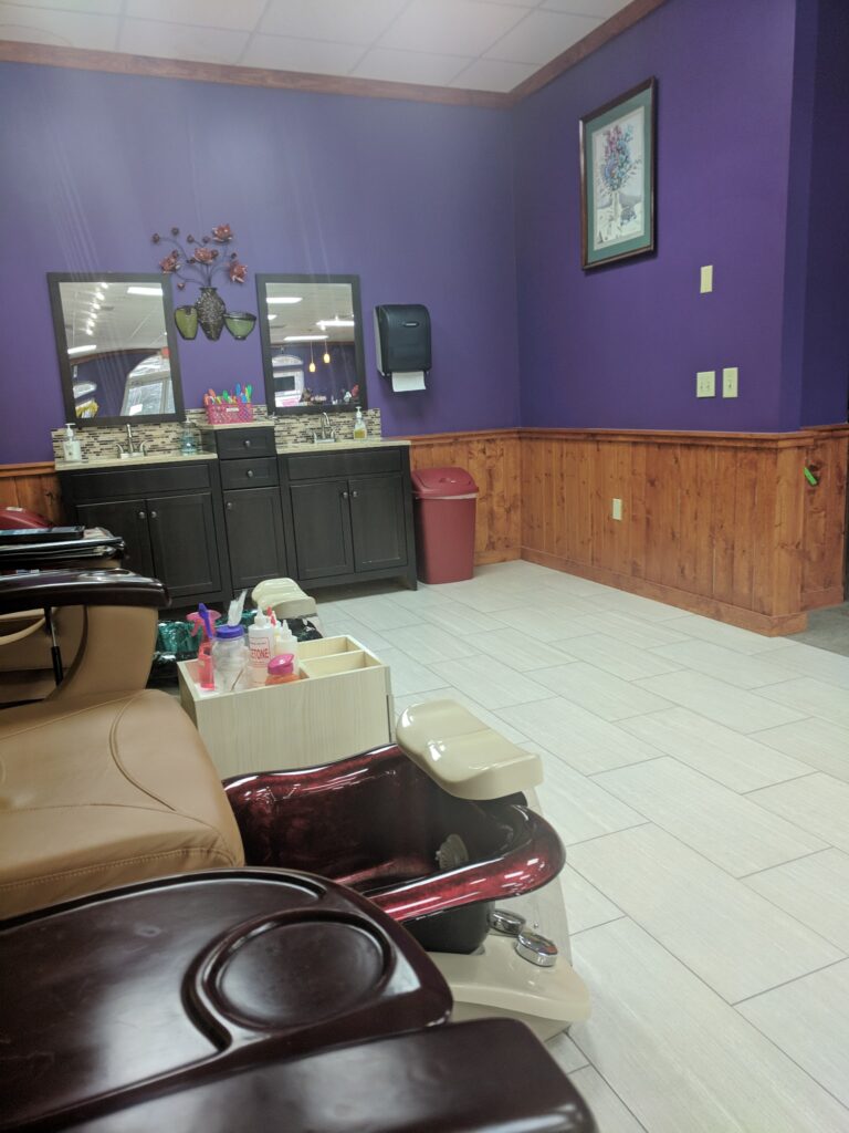 Lovely Nails And Spa in Sylva, NC (4)