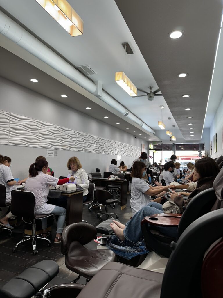 Versailles Nail Spa in Berkeley, CA (4)