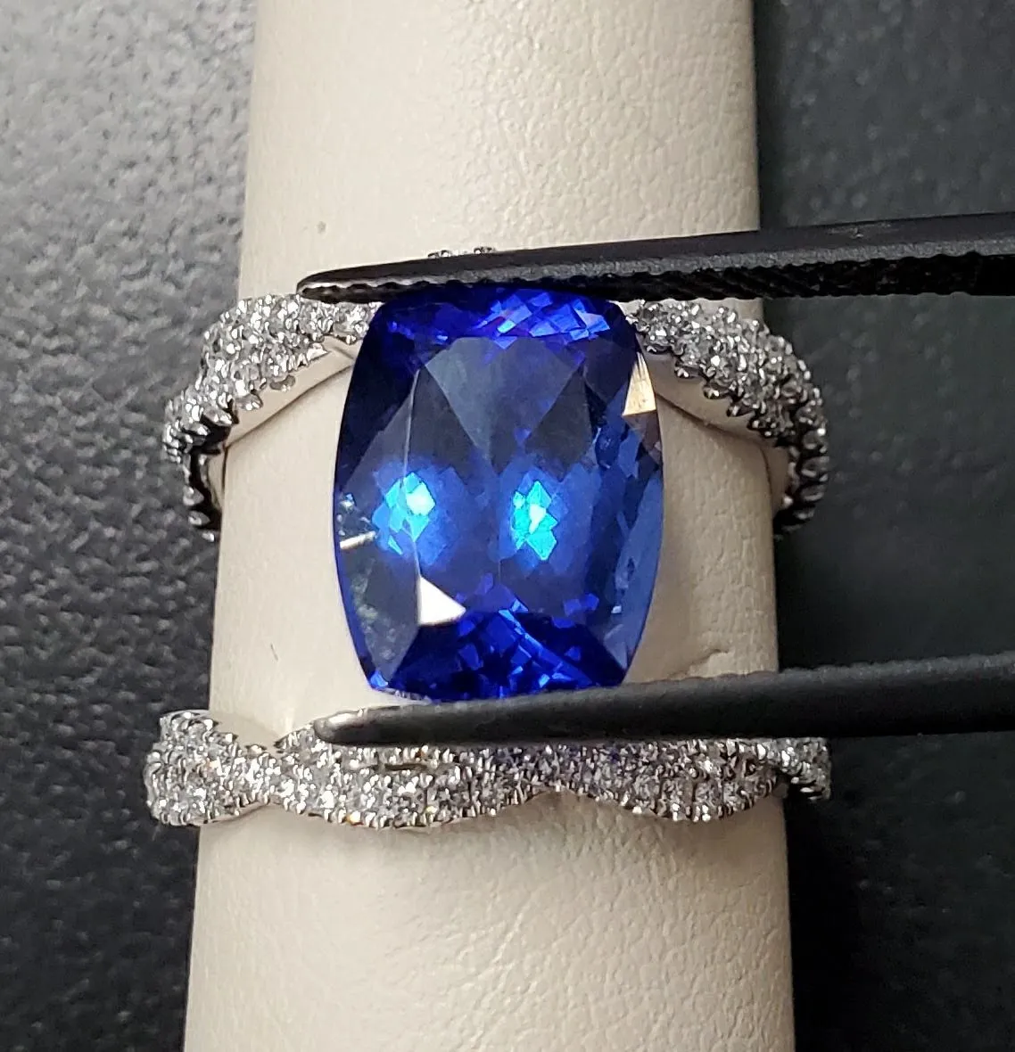 Ballard & Ballard Jewelers in Fountain Valley, CA (4)