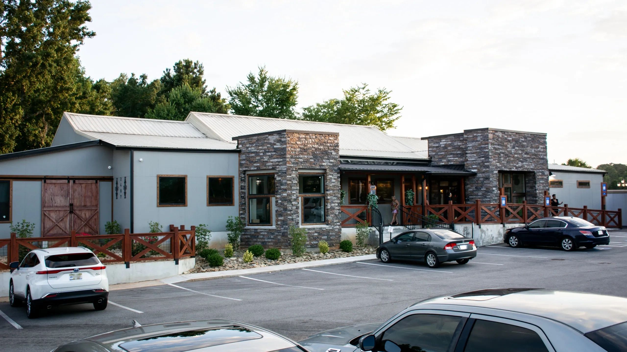 Pond Restaurant in Warner Robins, GA (2)