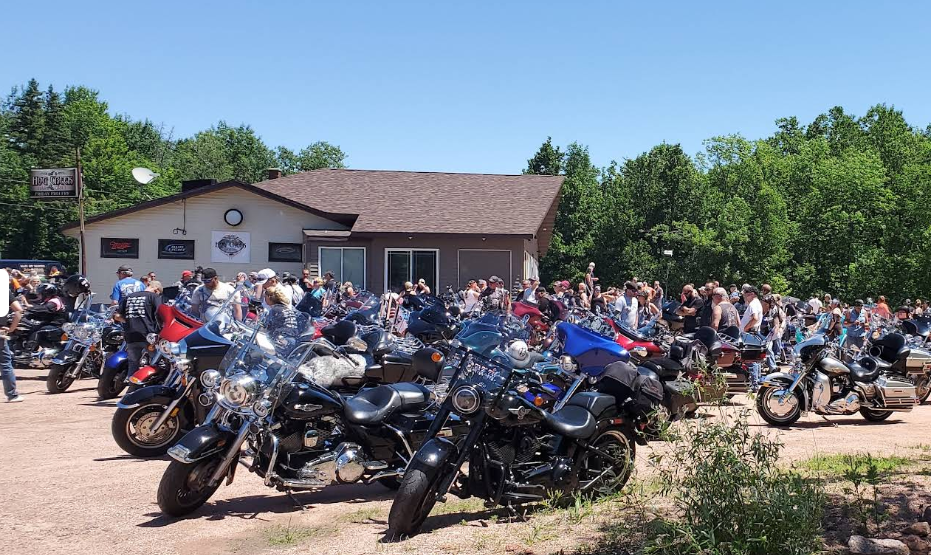 Hog Creek Bar & Grill in Mosinee, WI