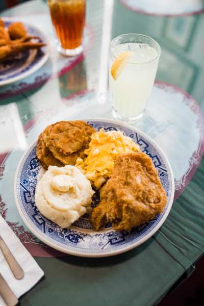 Blue Willow Inn Restaurant & Gift Shop in Social Circle, GA (4)