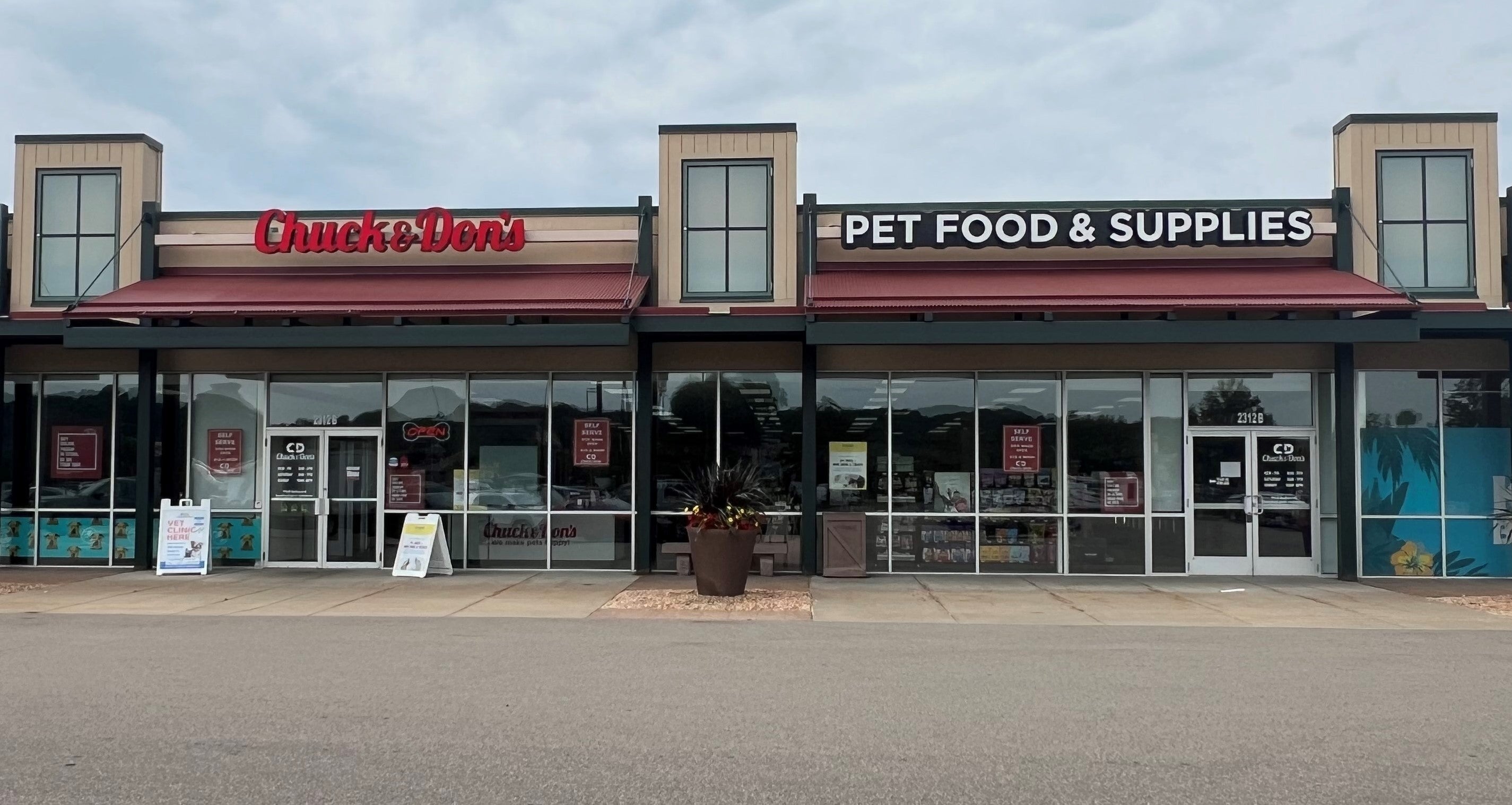 Chuck & Don's Pet Food & Supplies in Hudson, WI