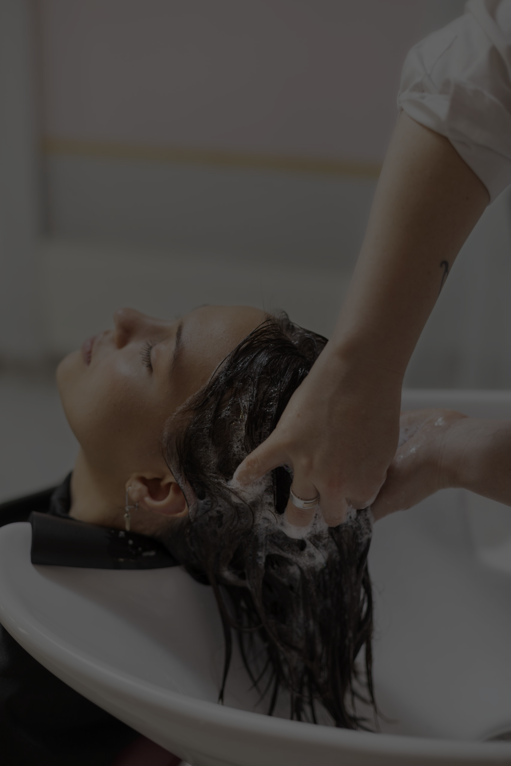 Farah's Beauty Salon in Canoga Park, CA