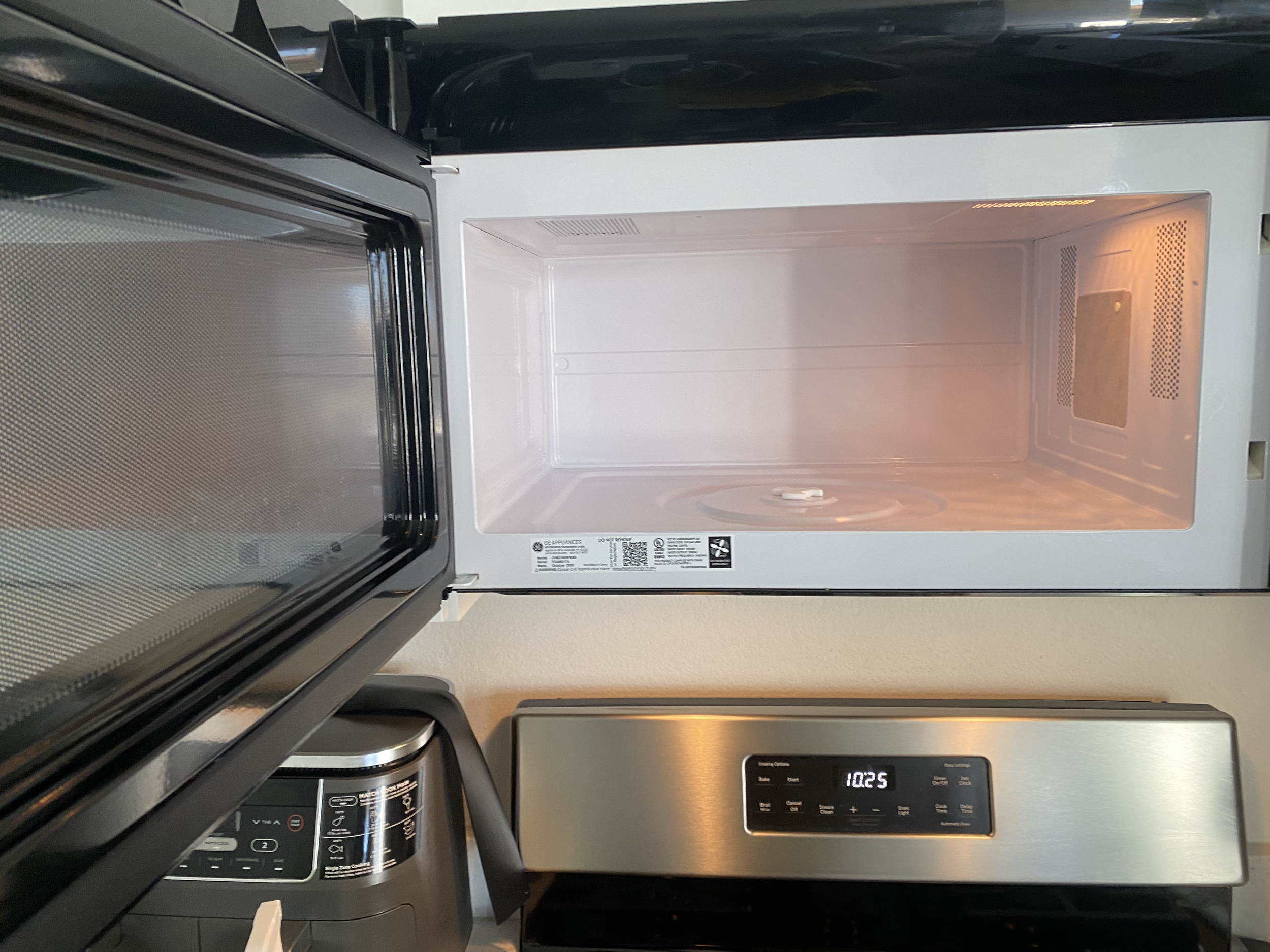 Cleaning With Compassion LLC in Menomonee Falls, WI (3)