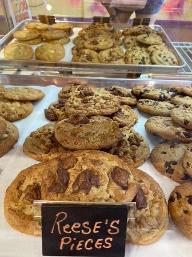 Charlee and the Cookie Factory in Beaumont, TX (3)