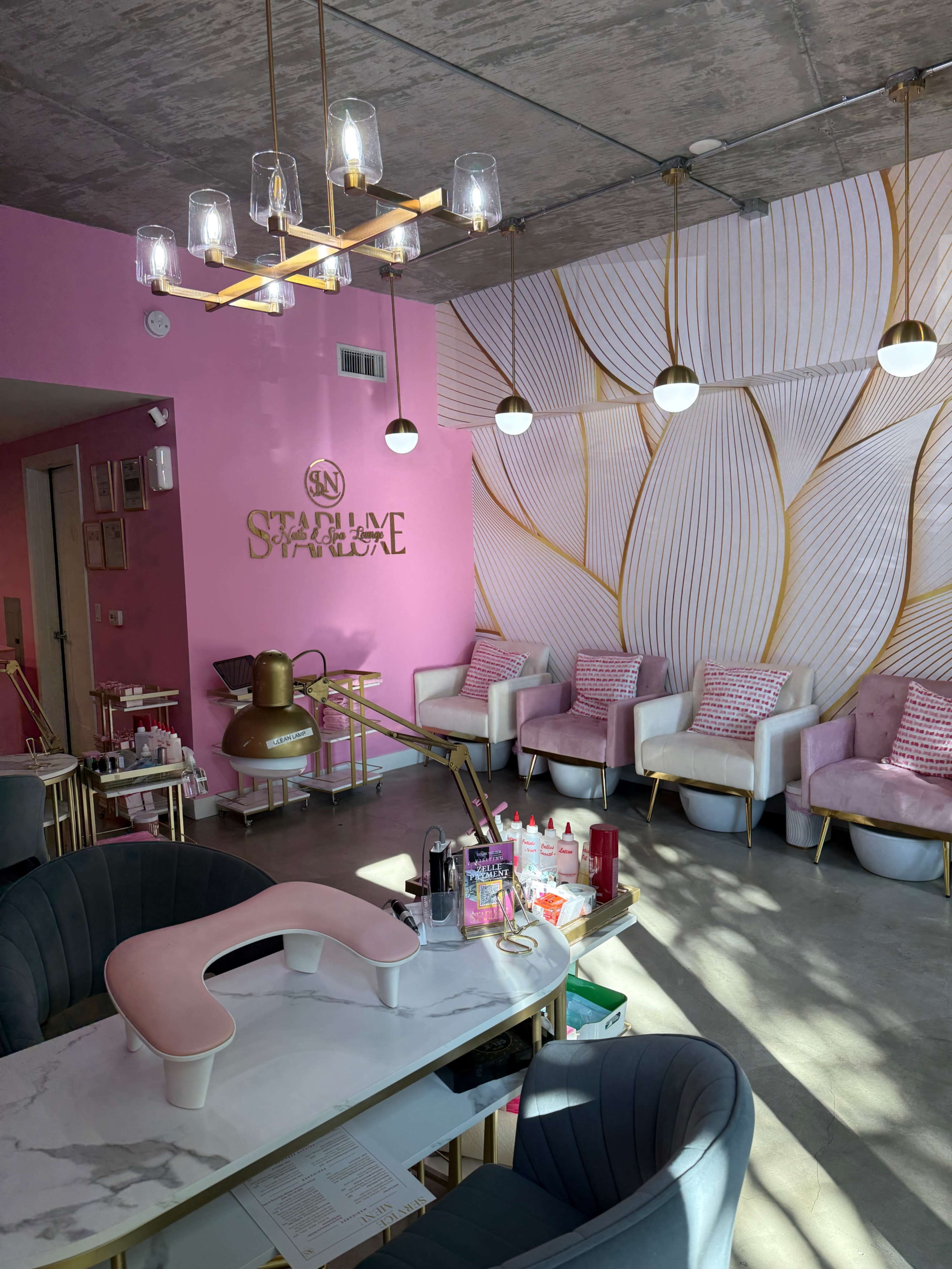 Paradise Nail Salon and Spa in Carrollton, GA