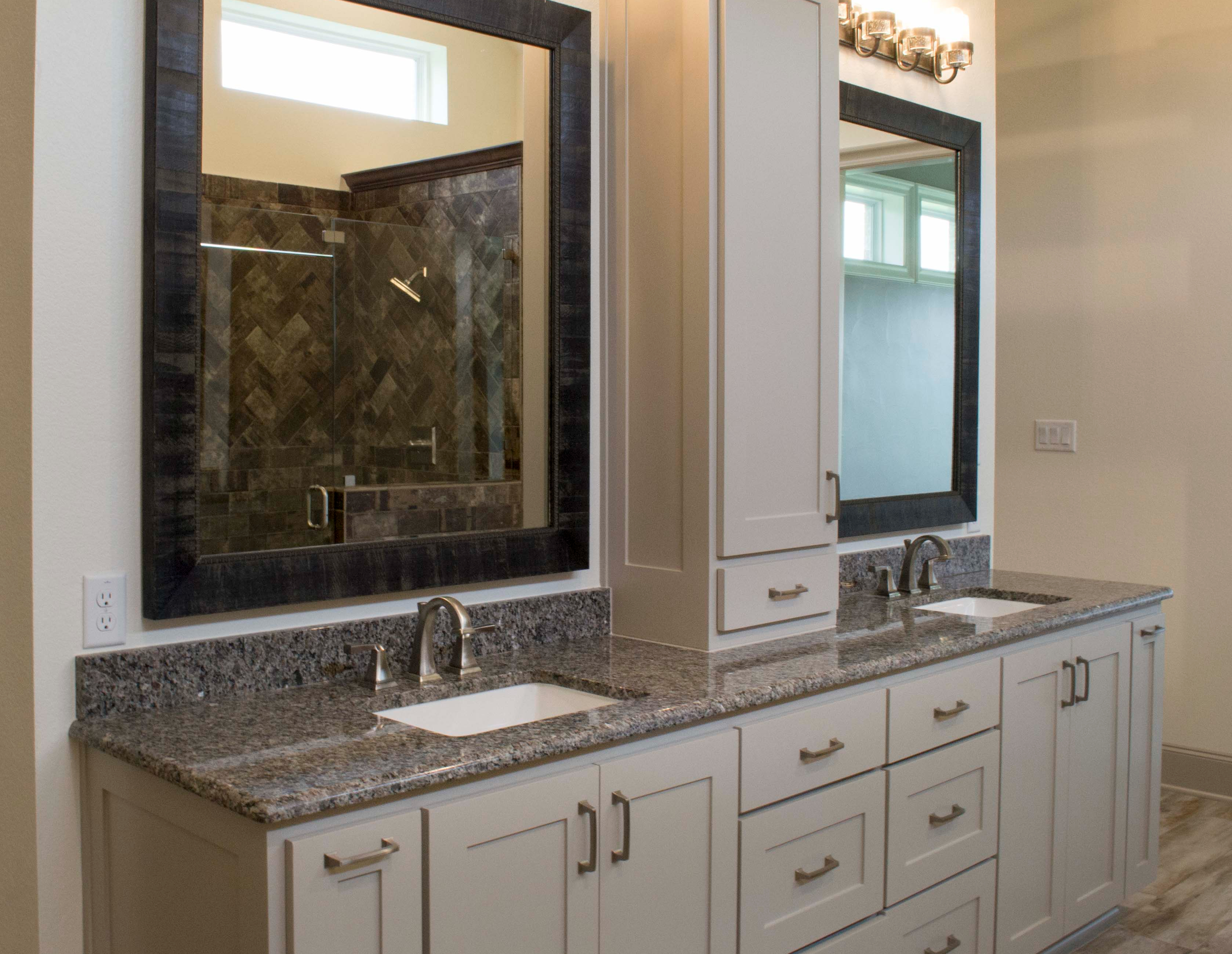 APOS FLOORS AND GRANITE COUNTERTOPS in Alvarado, TX