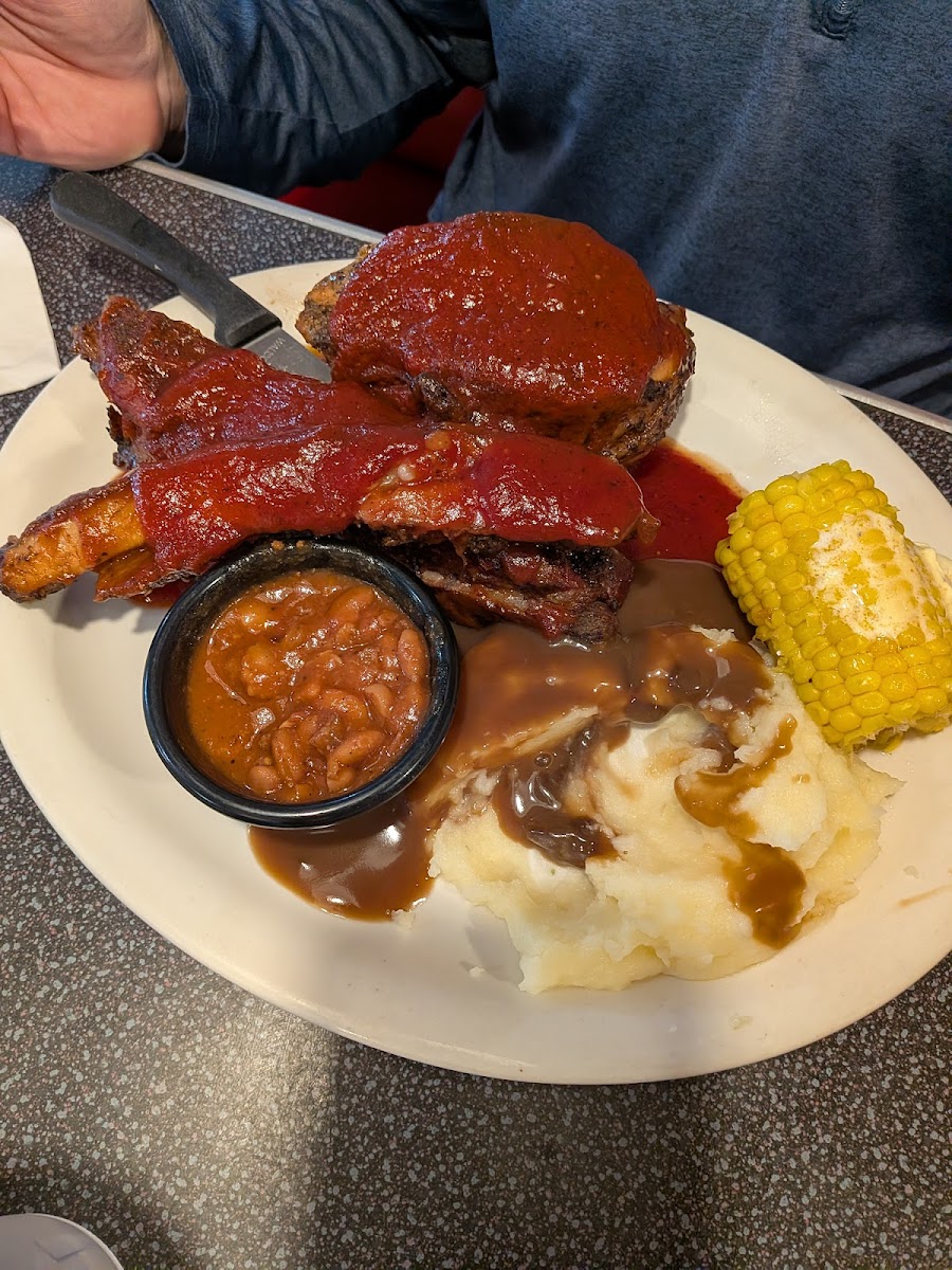 The Bar B-Q Pit in Merced, CA (2)