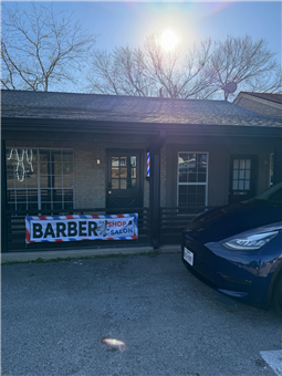 Winners Circle Barbershop in Austin, TX (6)