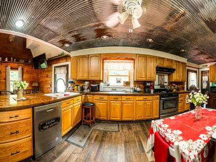 Caleb Low Mossy Oak Properties Indiana Land and Lifestyle in Avon, IN (6)