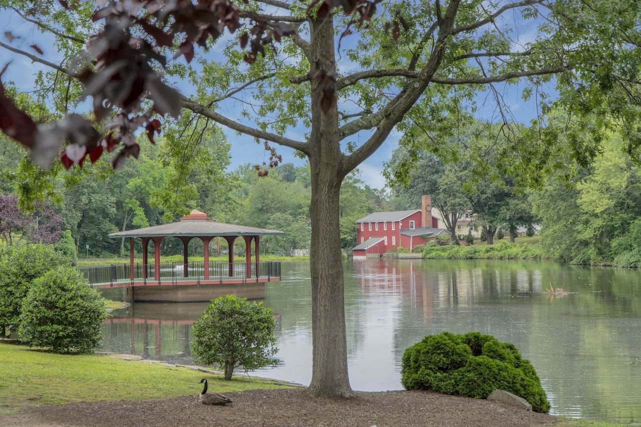 Linda Stamker - Real Estate Agent | Compass NJ in Tenafly, NJ (2)