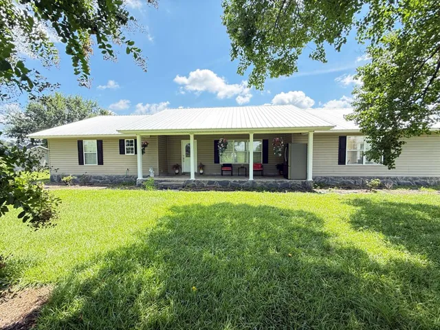 Debra Gillis-Brewer Realty Group in Douglas, GA (2)