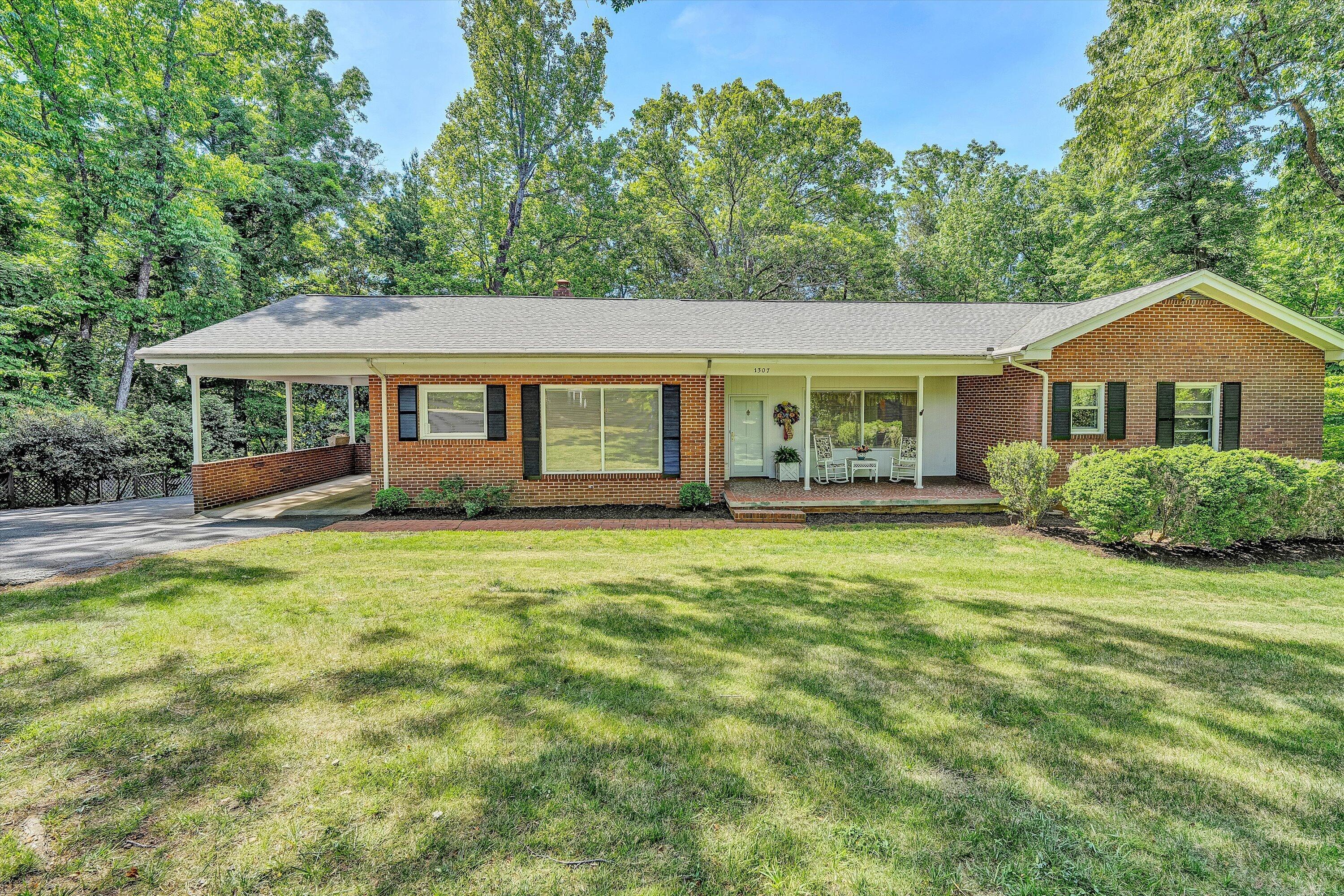 Nest Realty Roanoke in Salem, VA (2)
