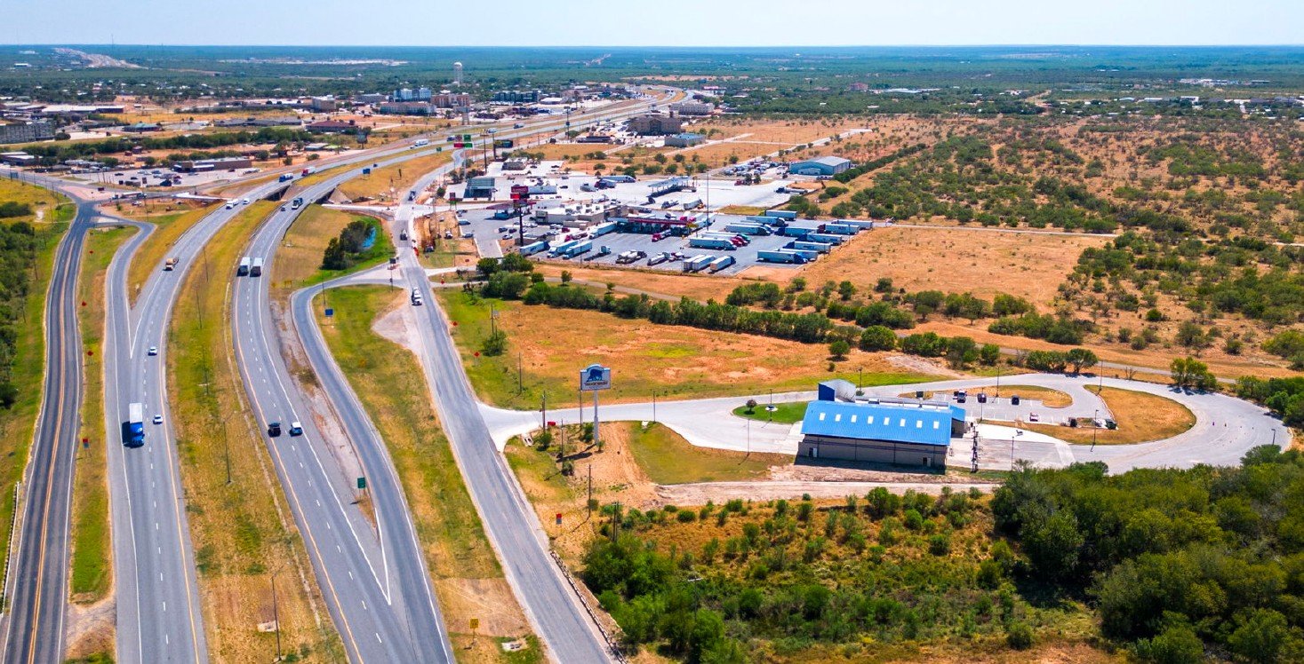 Blue Steer Truck Wash in Cotulla, TX