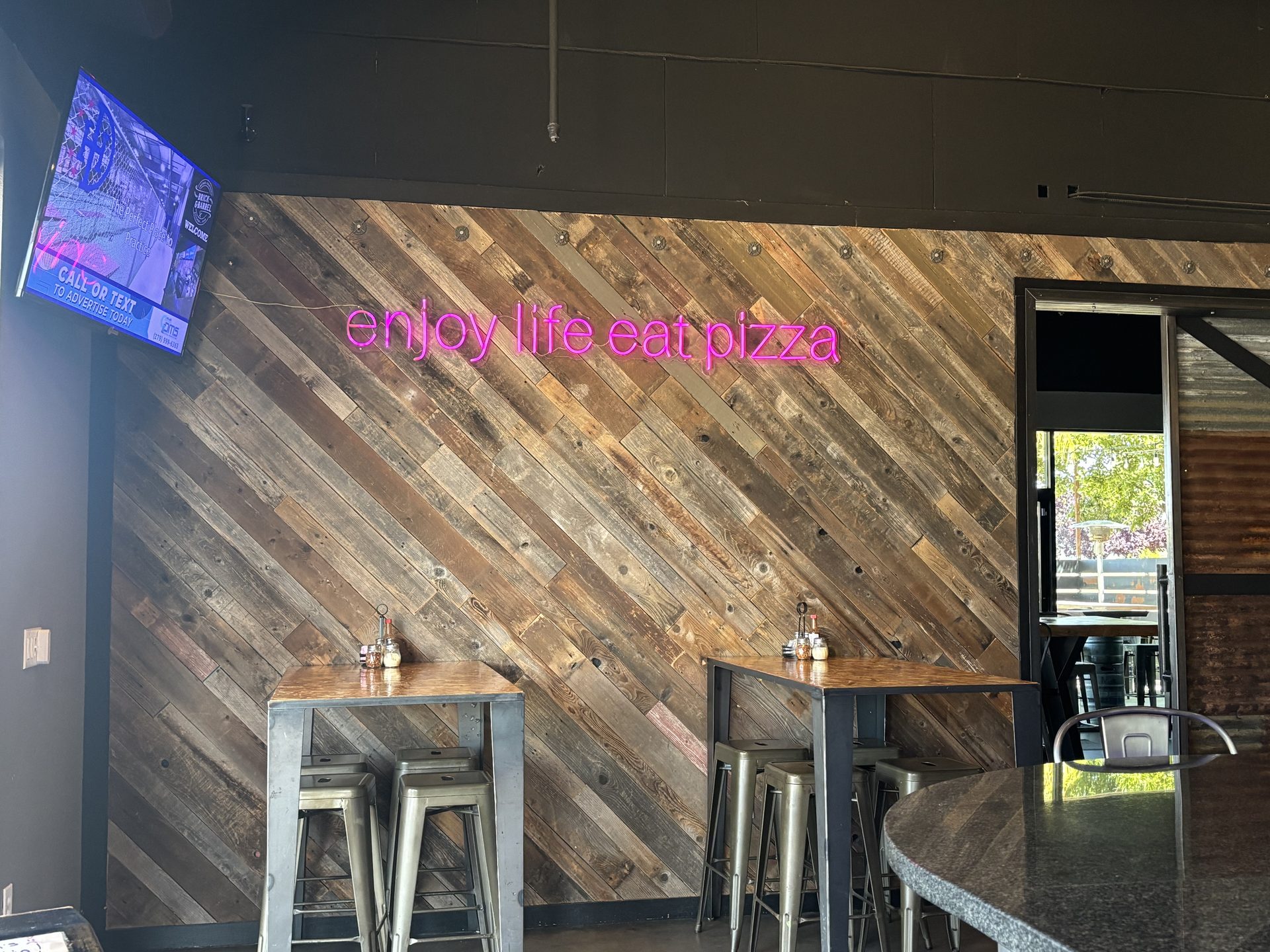 Brick & Barrel Kitchen + Bar in Lincoln, CA (4)