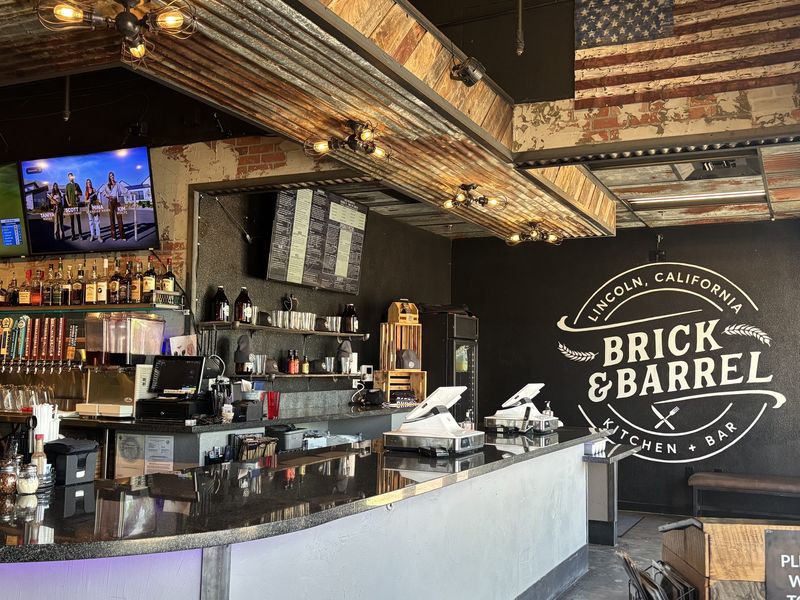 Brick & Barrel Kitchen + Bar in Lincoln, CA (5)