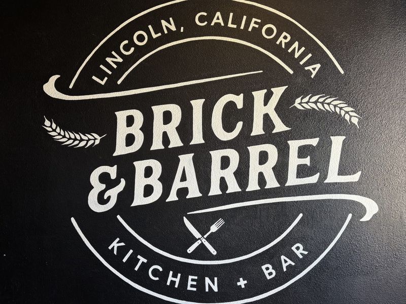 Brick & Barrel Kitchen + Bar in Lincoln, CA (6)