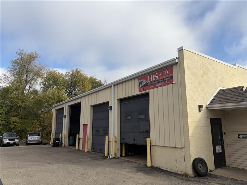 HIS Auto LLC in Oconomowoc, WI (6)