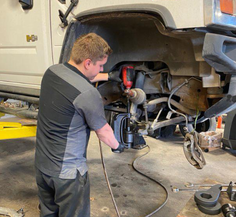 C H Auto Repair in La Vernia, TX (4)