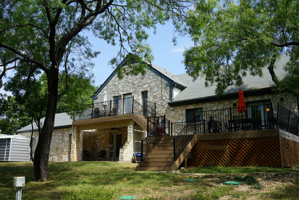 Judy's Loft in Selma, TX