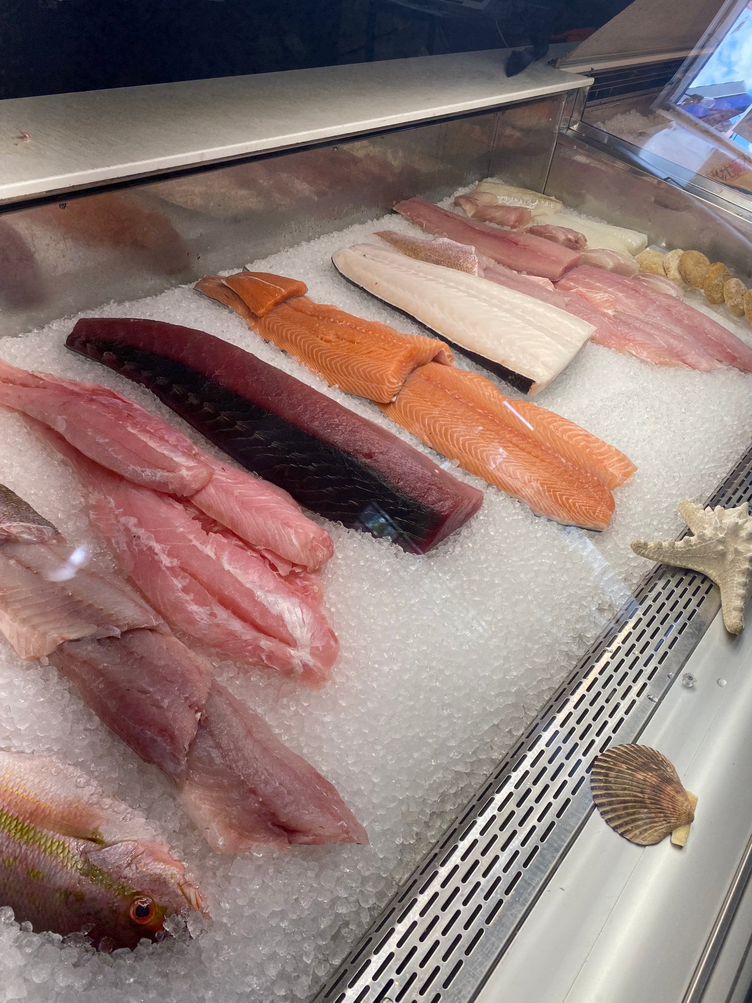 Fresh & Wild Fish Market & Restaurant in Hallandale Beach, FL (5)