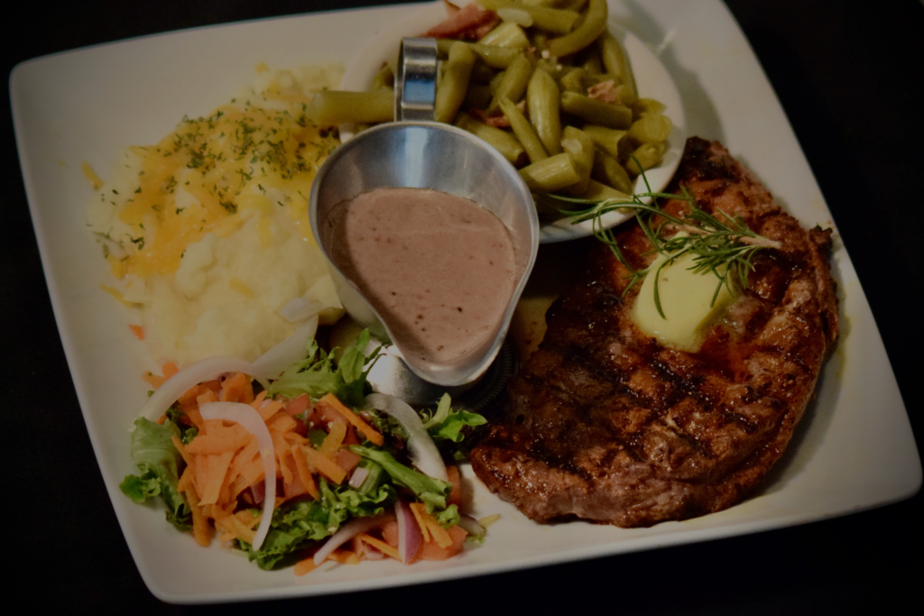Sam's Table Restaurant and Gray Horse Tavern in Huntsville, TX (3)