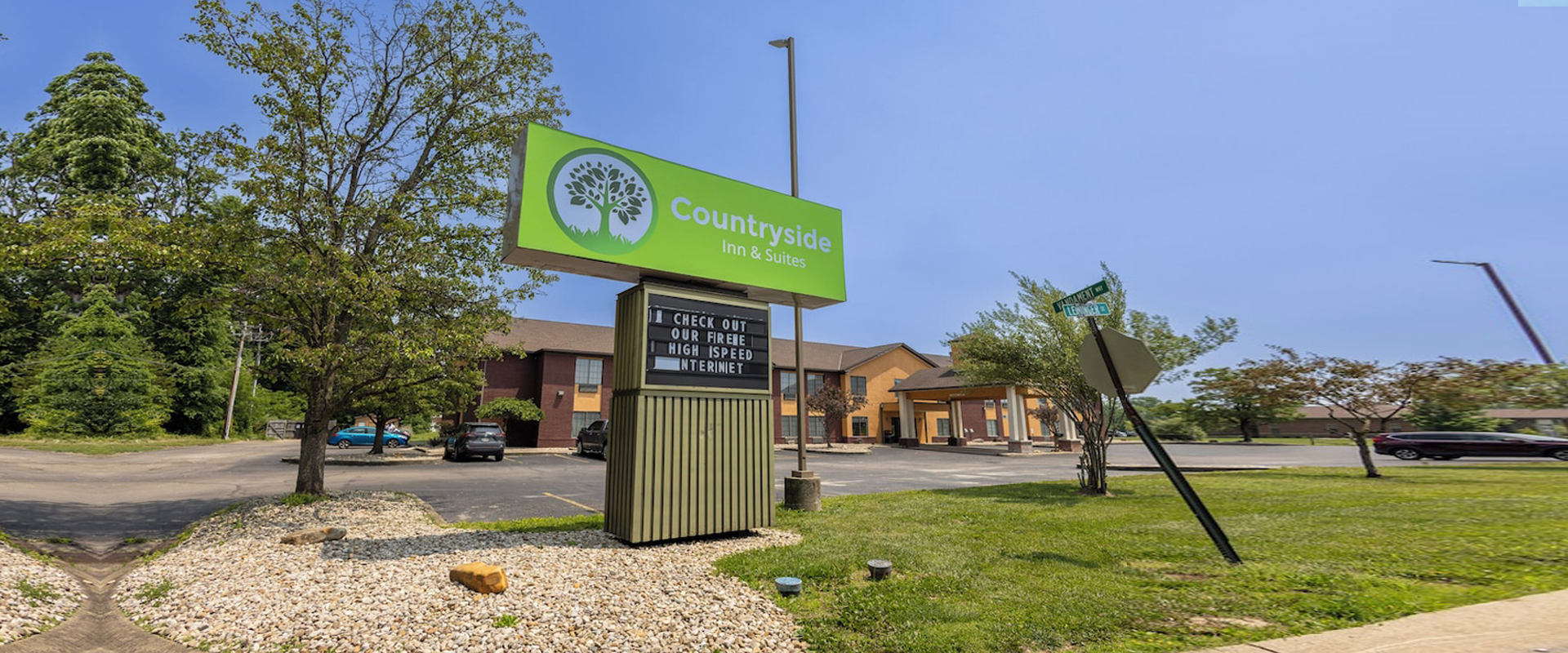 Countryside Inn and Suites in Mt Orab, OH