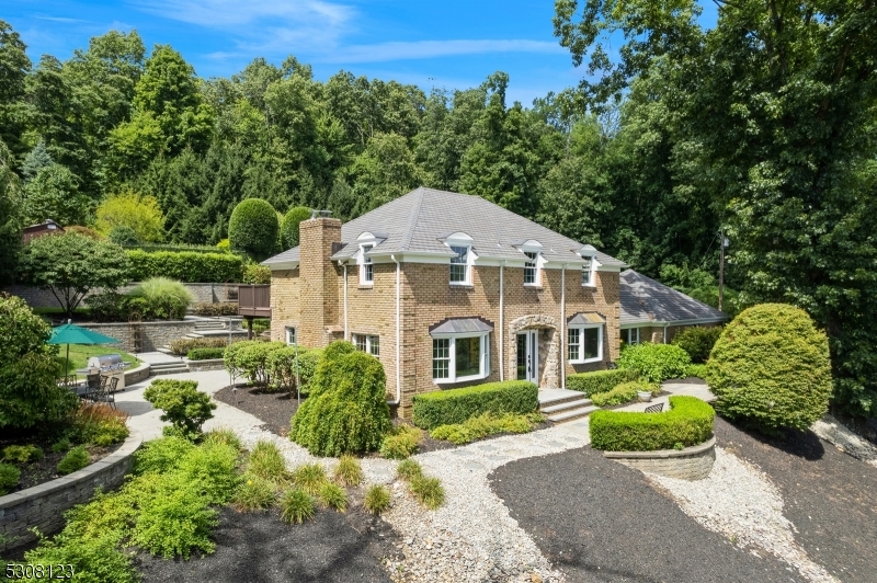 Sueanne Sylvester | Realtor | Coldwell Banker Realty Morris County Real Estate in Mountain Lakes, NJ (2)