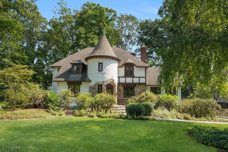 Sueanne Sylvester | Realtor | Coldwell Banker Realty Morris County Real Estate in Mountain Lakes, NJ (5)