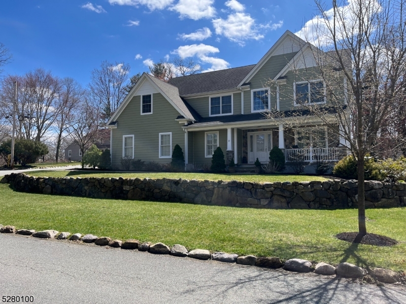 Sueanne Sylvester | Realtor | Coldwell Banker Realty Morris County Real Estate in Mountain Lakes, NJ (6)
