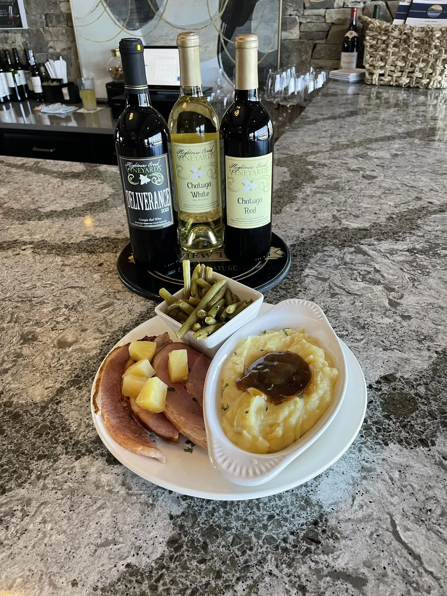 Lakeview Tavern in Hiawassee, GA